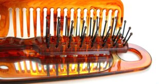 Haarbürste und Kamm